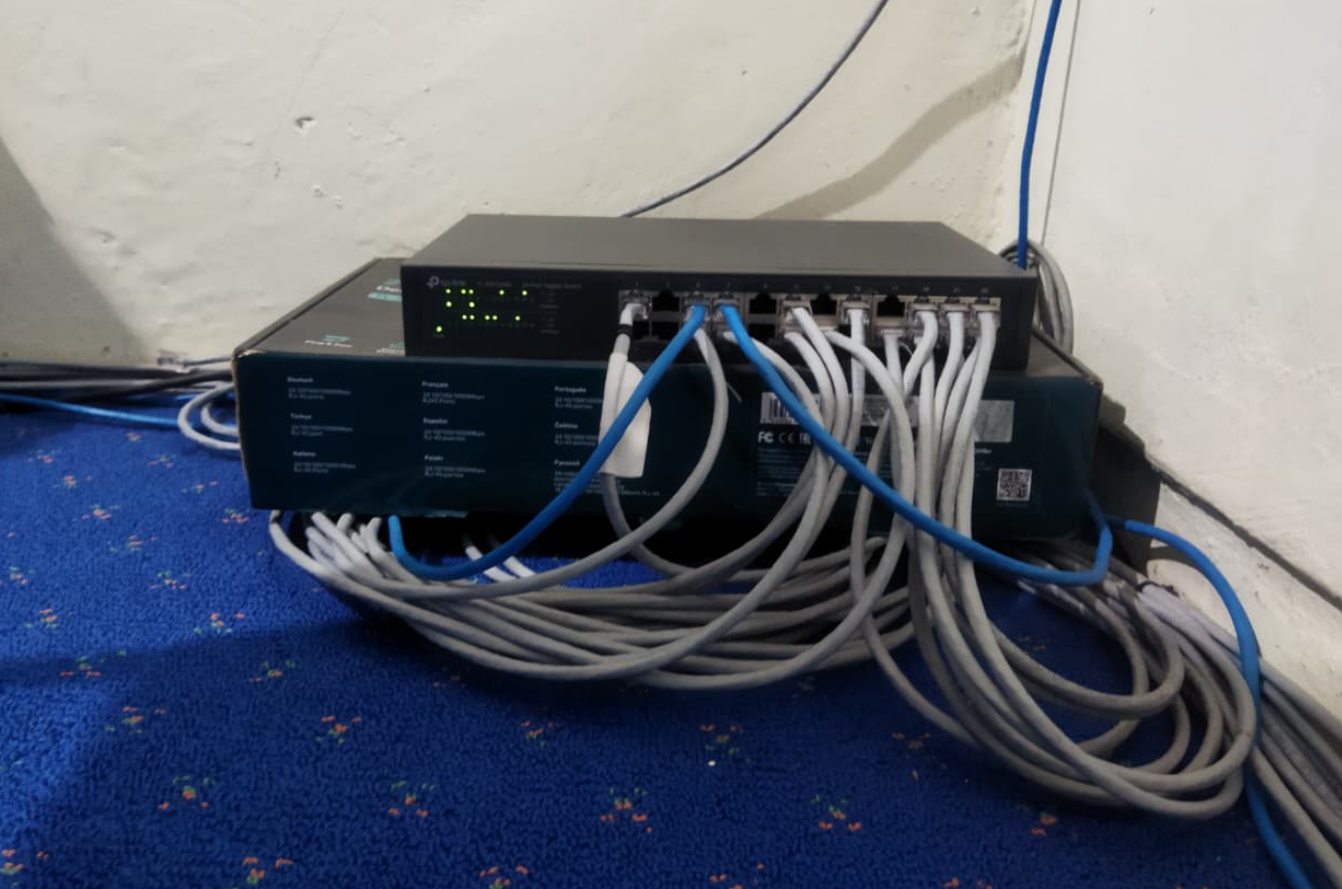 TP-LINK Network Switch