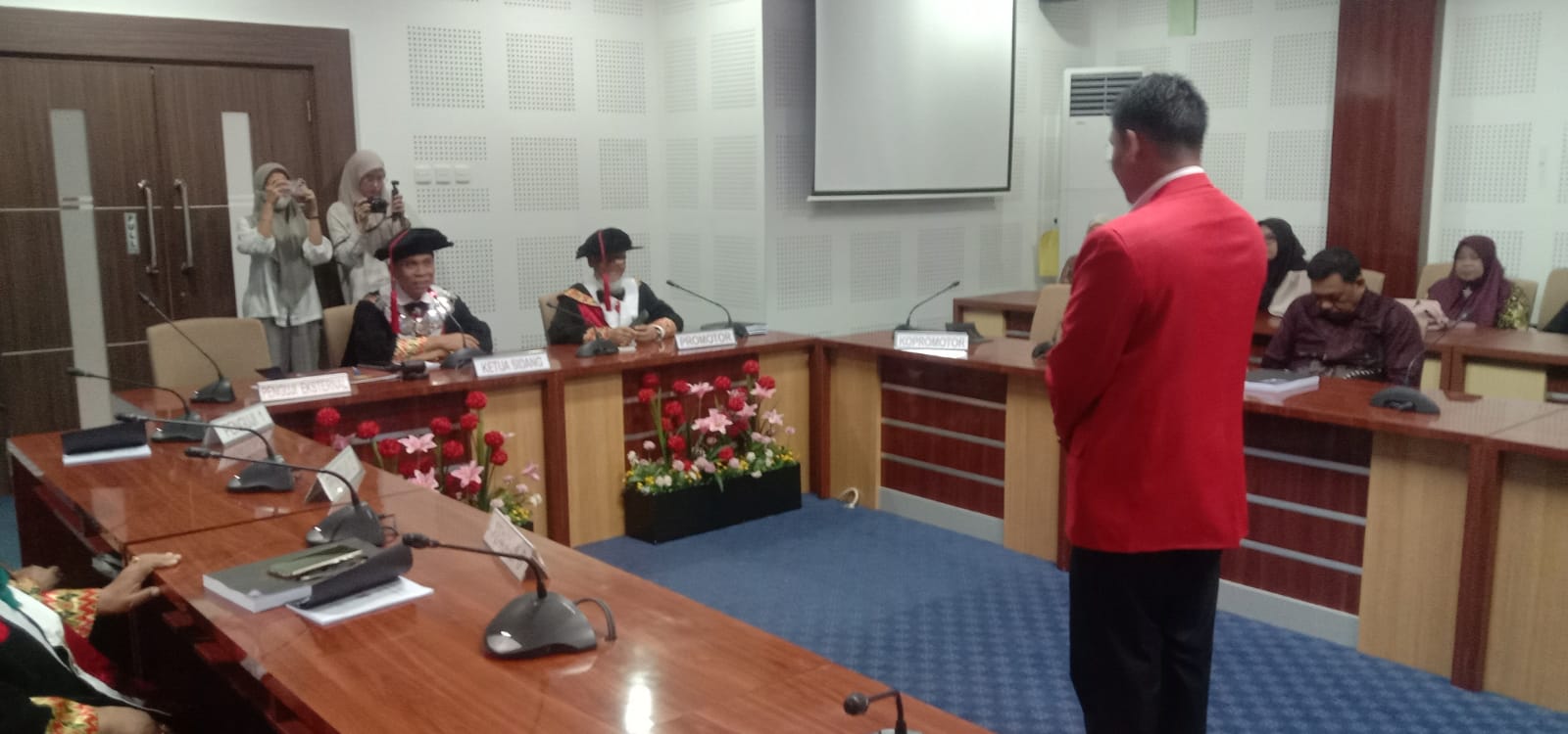 Pelaksanaan Yudisium dipimpin oleh Ketua Sidang