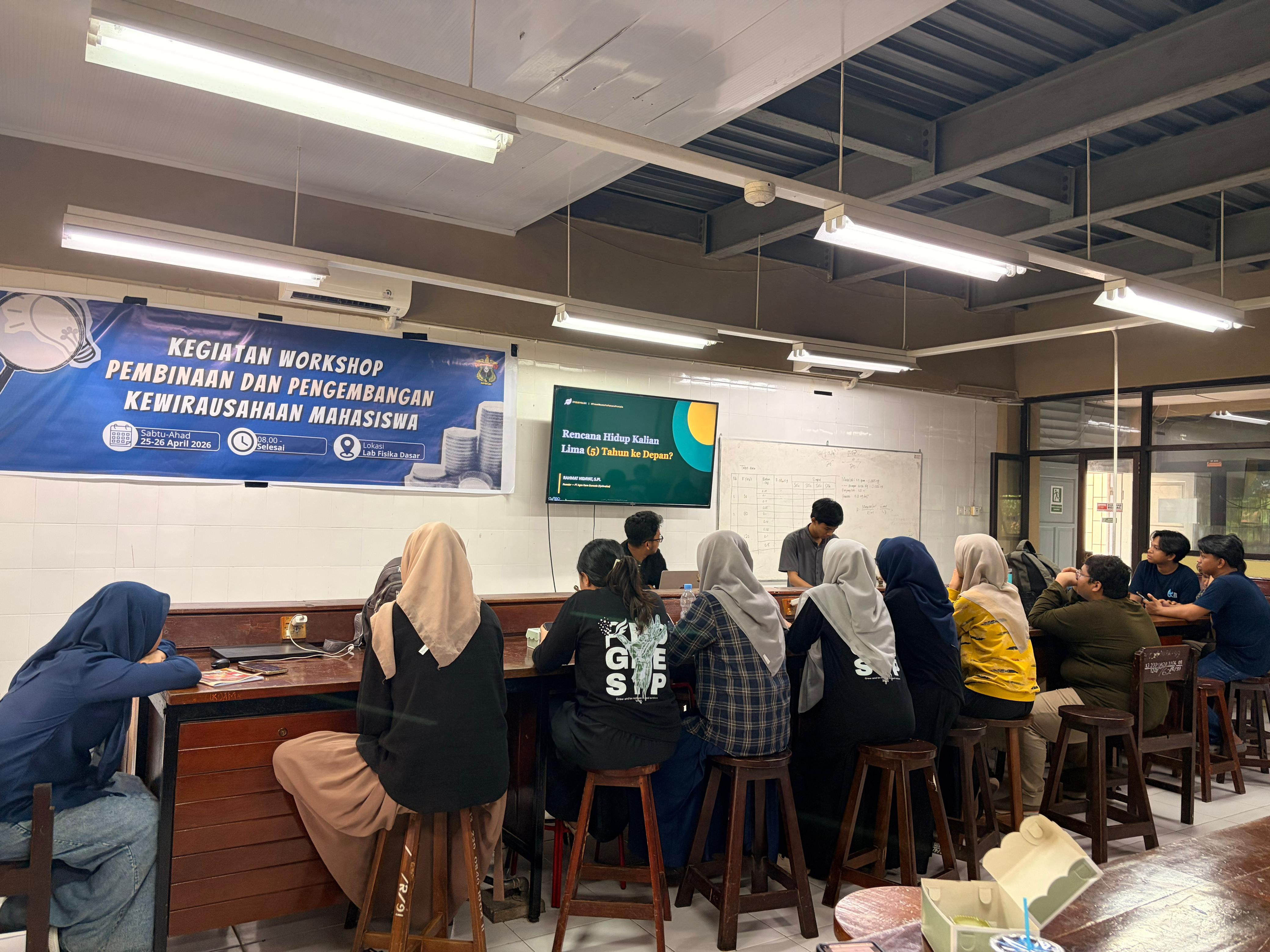 When Science Meets Business: The Excitement of FMIPA Physics Department's Student Entrepreneurship Workshop!