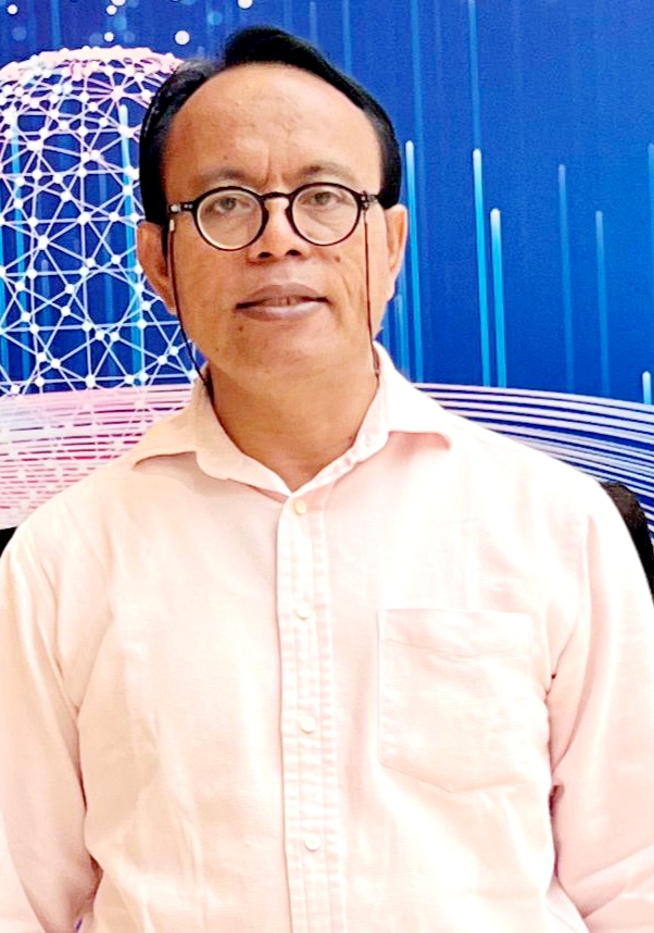 Dr. Elyas, S.T., M.Eng.
