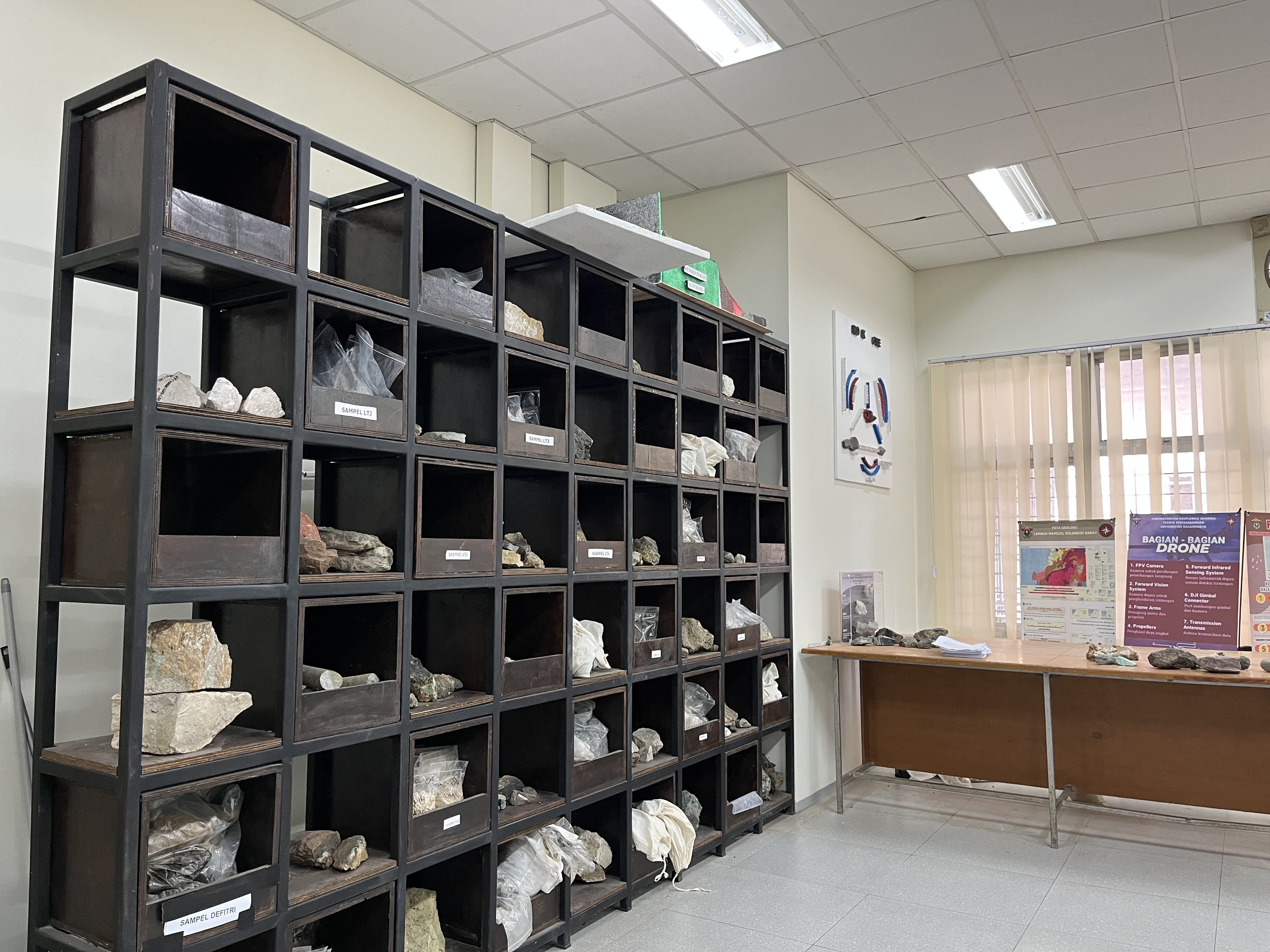 Laboratorium Eksplorasi Mineral
