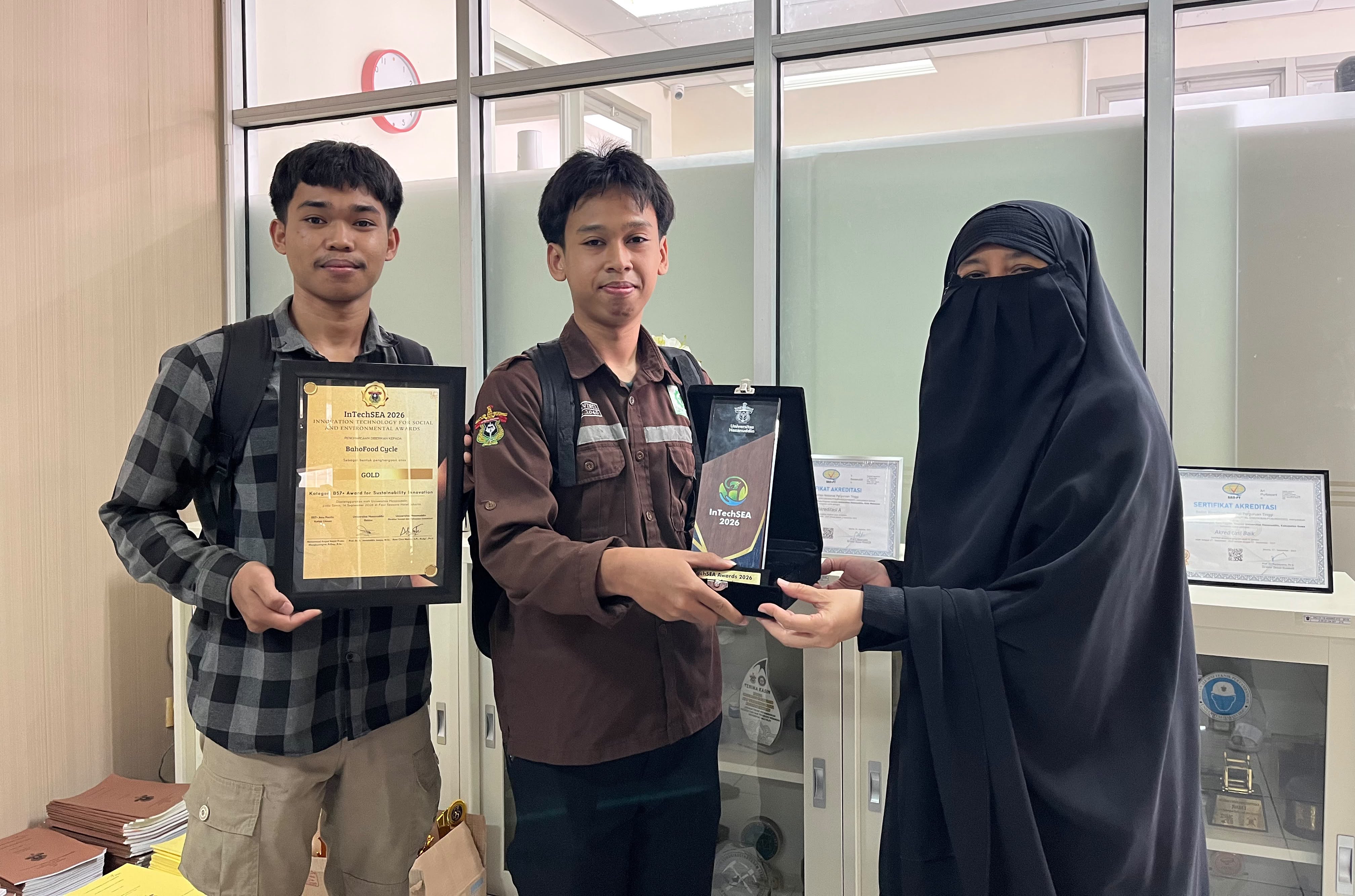 Prestasi 8