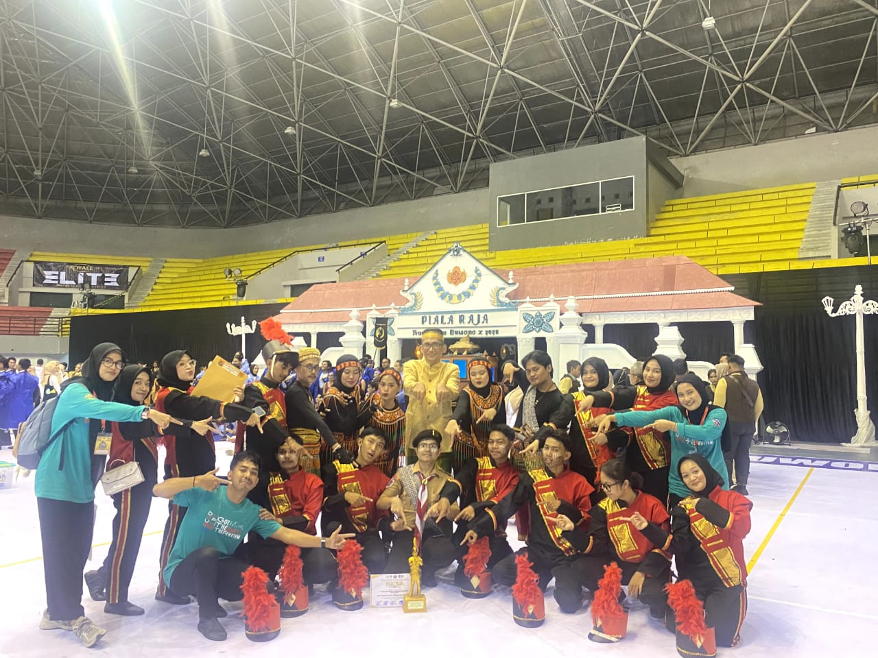 Prestasi 8