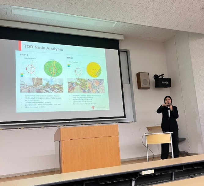 Thesis Defense of Andi Luthfia