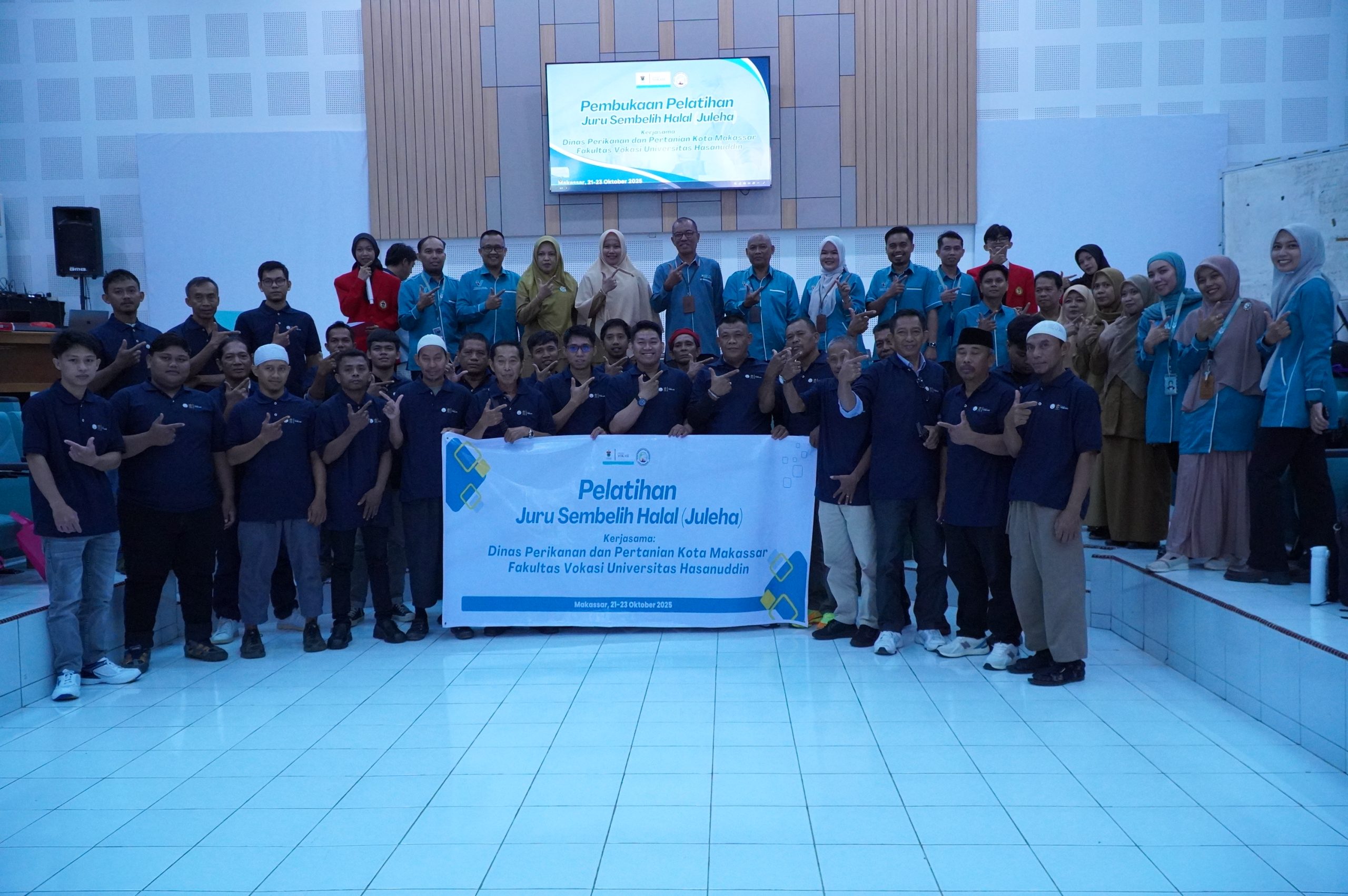 Collaboration between Unhas Vocational School and Makassar Fisheries Service Promotes Professionalism among Halal Slaughterers