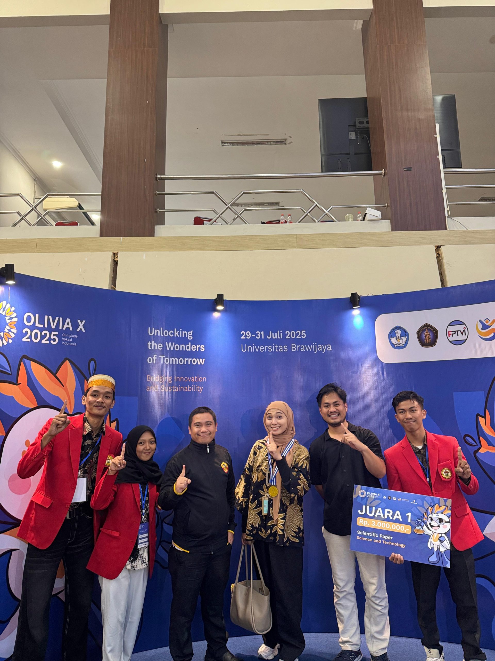 Defeating 200 Teams, Unhas Vocational Students in the Animal Production Technology Study Program Won Gold at OLIVIA X 2025 Universitas Brawijaya