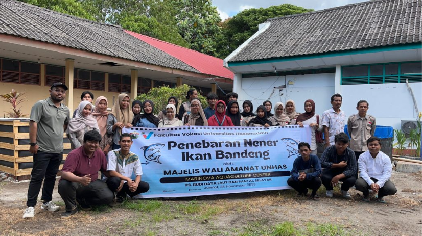 MARINOVA Aquaculture Center Gelar Penebaran Nener Ikan Bandeng Bersama MWA Unhas