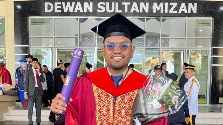 Laboran BDLP Raih Gelar Magister di Universiti Malaysia Terengganu