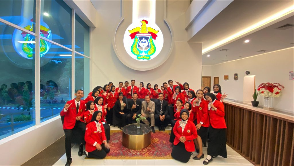 Practical Course on Professional Etiquette for Tourism Professionals at Unhas Hotel