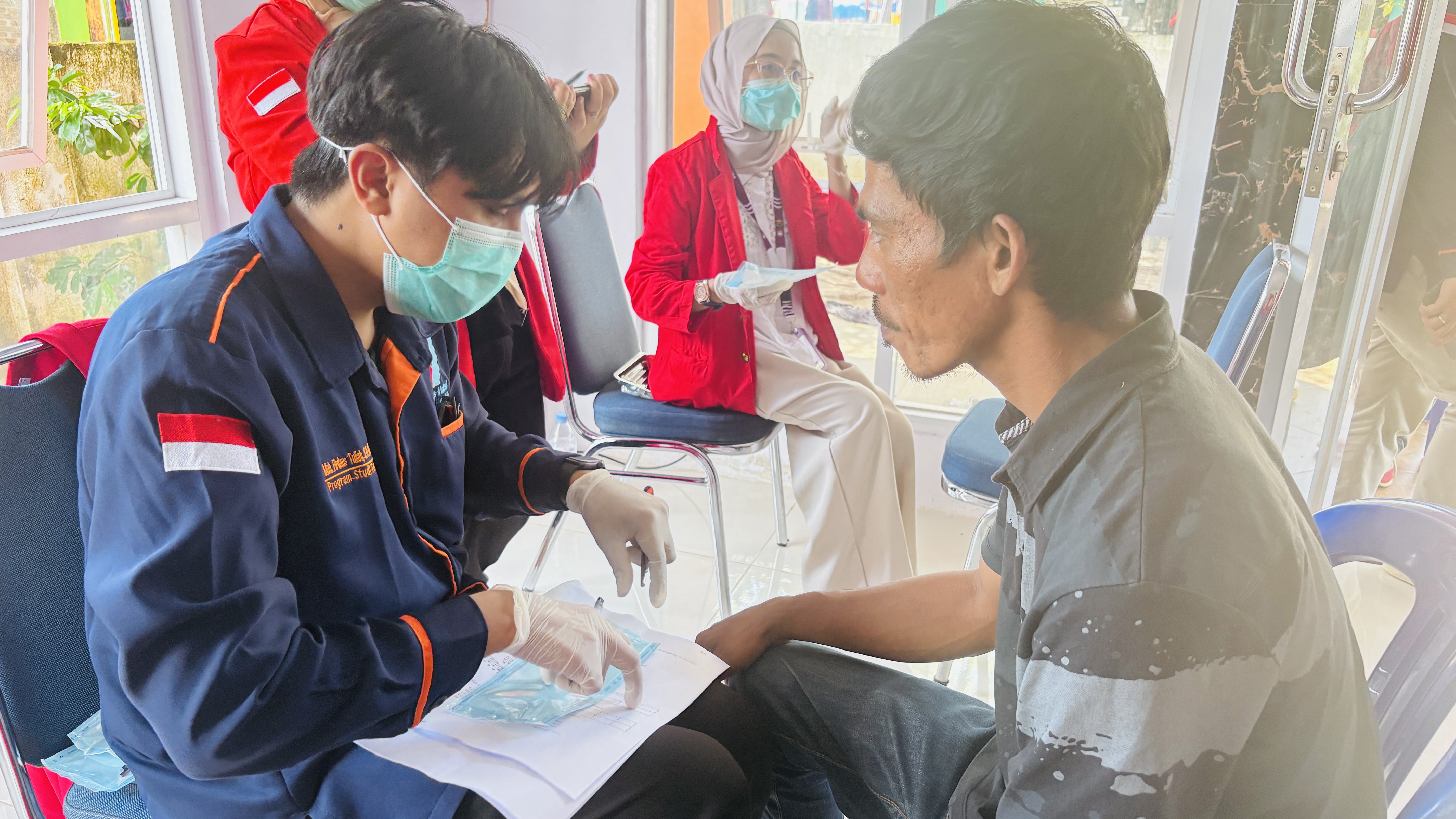 Dosen Prodi Terapi Gigi Unhas Melakukan Penelitian terkait Kesehatan Gigi dan Mulut di Pulau Kodingareng