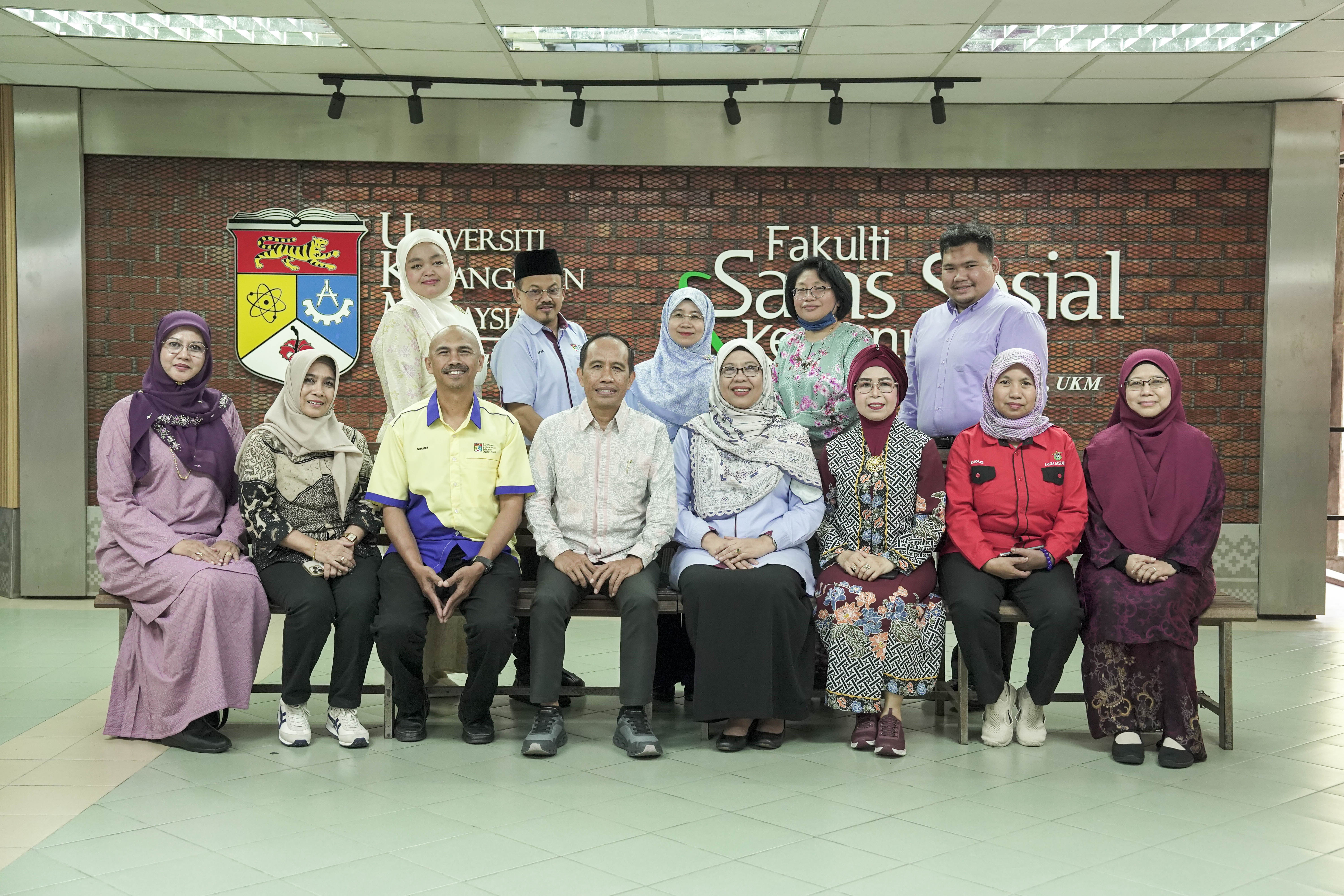 Departemen Sastra Daerah FIB Unhas Laksanakan Benchmarking dan Pengabdian kepada Masyarakat di UKM Malaysia