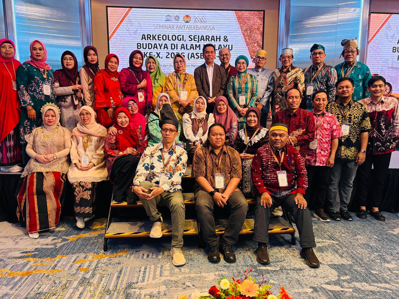 Indonesian Literature Lecturers of FIB Hasanuddin University Participate in the 10th International Seminar on Archaeology, History, and Culture in the Malay World (ASBAM-X)
