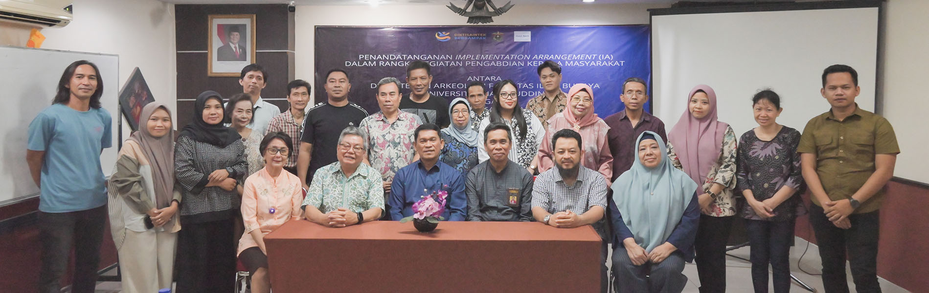 The Faculty of Cultural Sciences Universitas Hasanuddin and the Losari Beach Hotel in Makassar Sign a Partnership Agreement on the Preservation of the Ceramics Collection