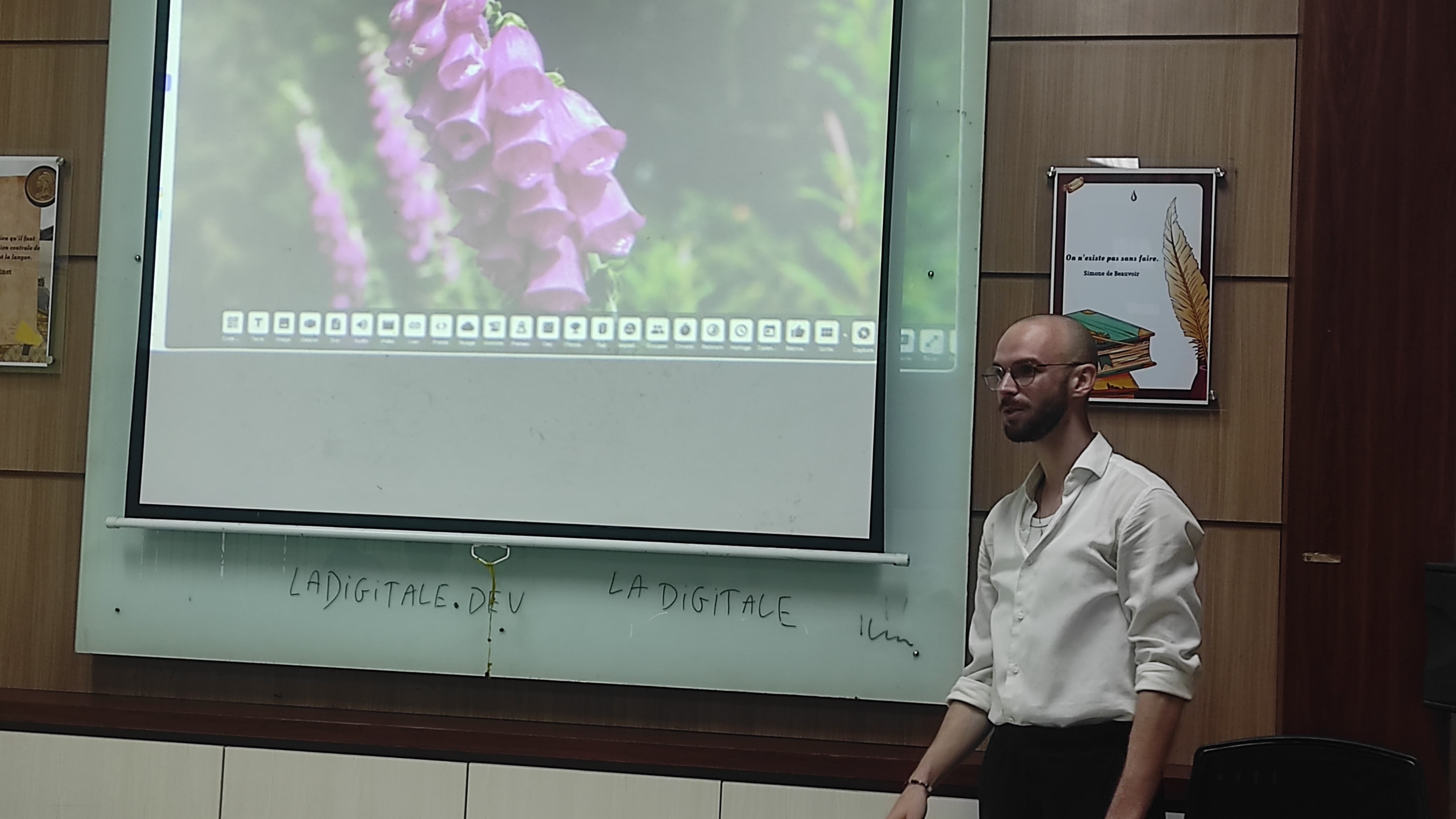 Departemen Sastra Prancis FIB Unhas Sukses Gelar Workshop Penggunaan Le Digipad