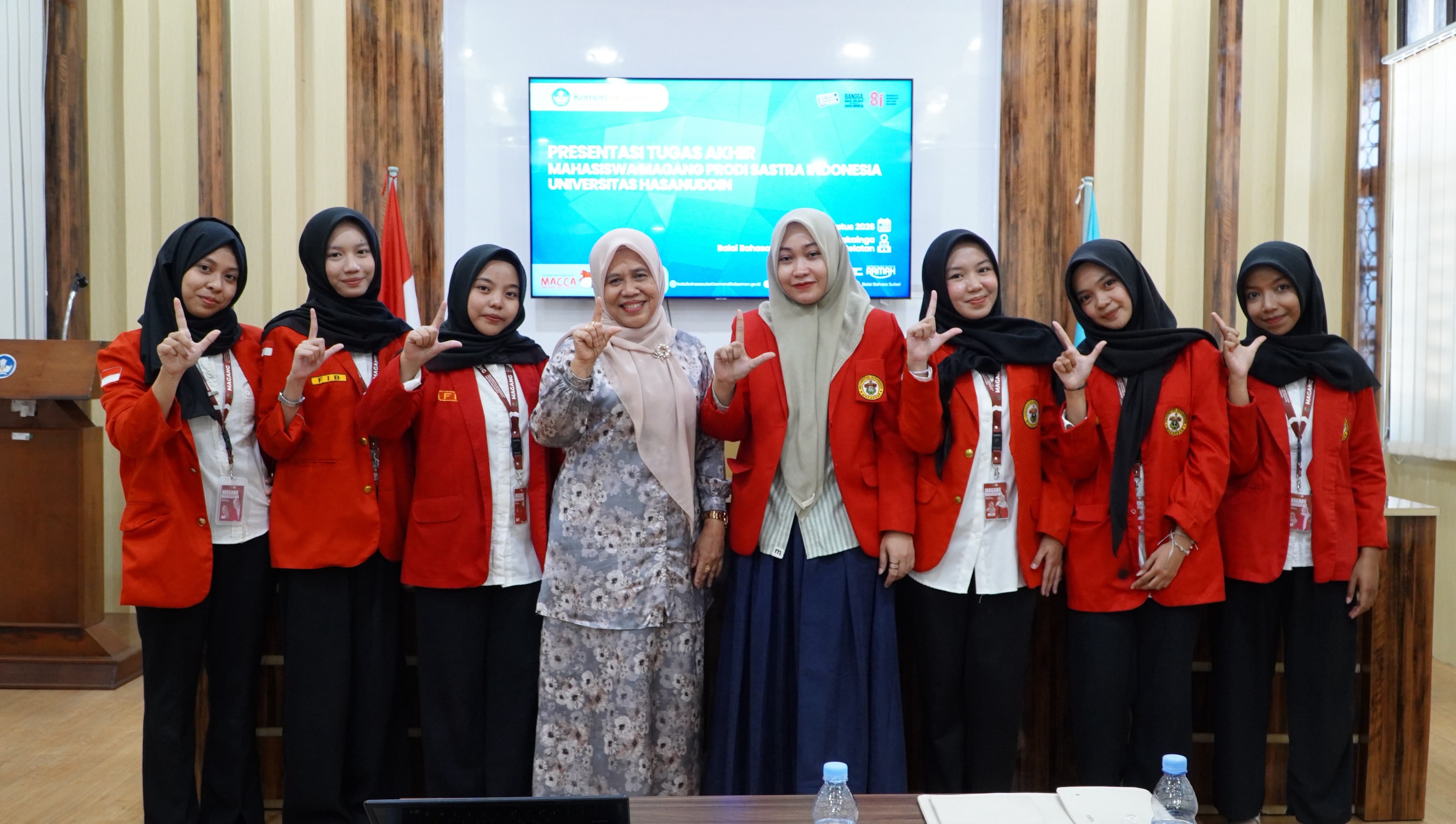Scientific Paper Presentation Marks Final Stage of Internship for Hasanuddin University Indonesian Literature Students at the South Sulawesi Language Office