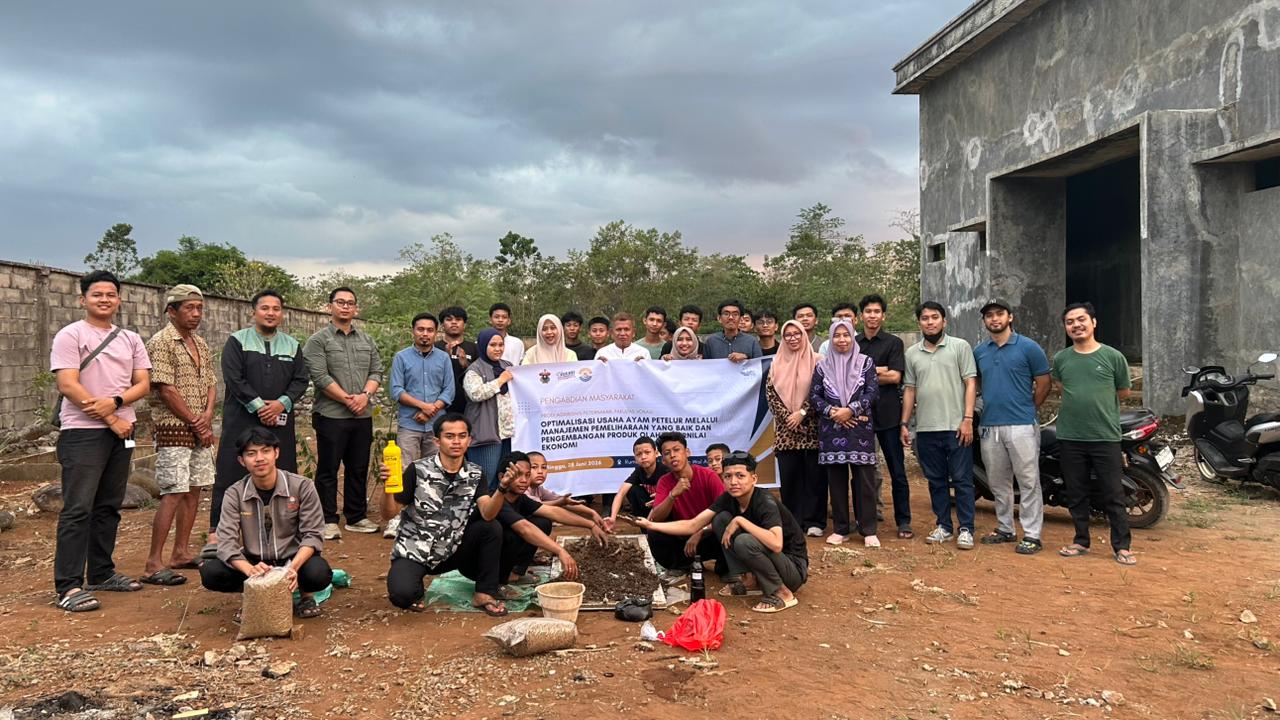 The Livestock Agribusiness Study Program at the UNHAS Vocational Faculty equips the Husnuddin Wal Amin *Tahfidz* House with technology for laying hen farming and the processing of waste into economically valuable products.